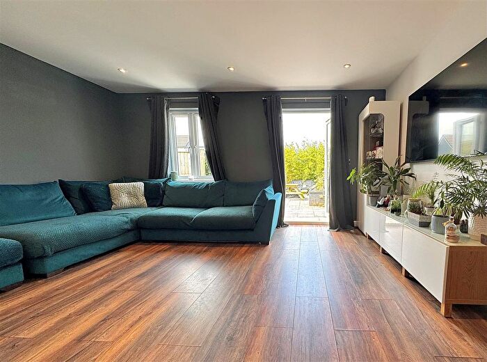 3 Bedroom End Of Terrace House For Sale In Chivilas Road, Camborne, TR14
