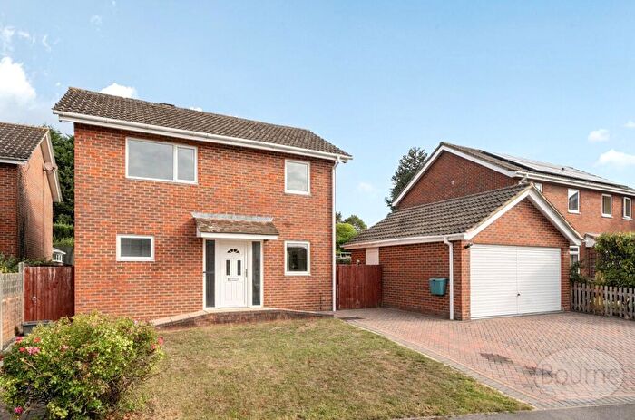 3 Bedroom Detached House For Sale In Upper Wardown, Petersfield, Hampshire, GU31
