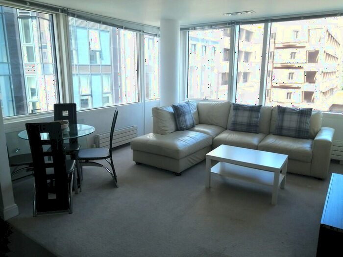 2 Bedroom Apartment To Rent In One Park West, Liverpool, L1