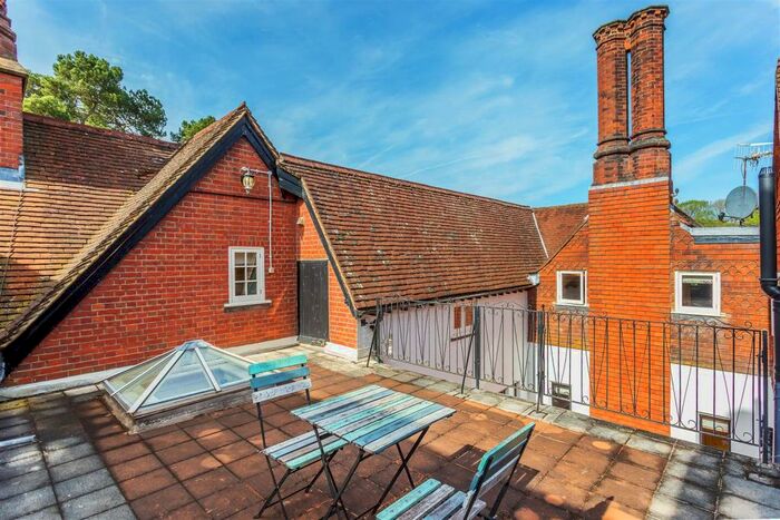 1 Bedroom Apartment To Rent In The Street, Compton, Guildford, GU3