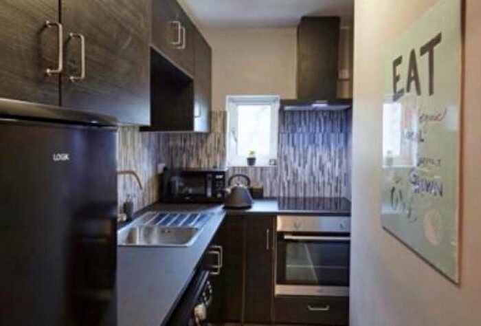 1 Bedroom Flat To Rent In Drummond Road, Bristol, BS2