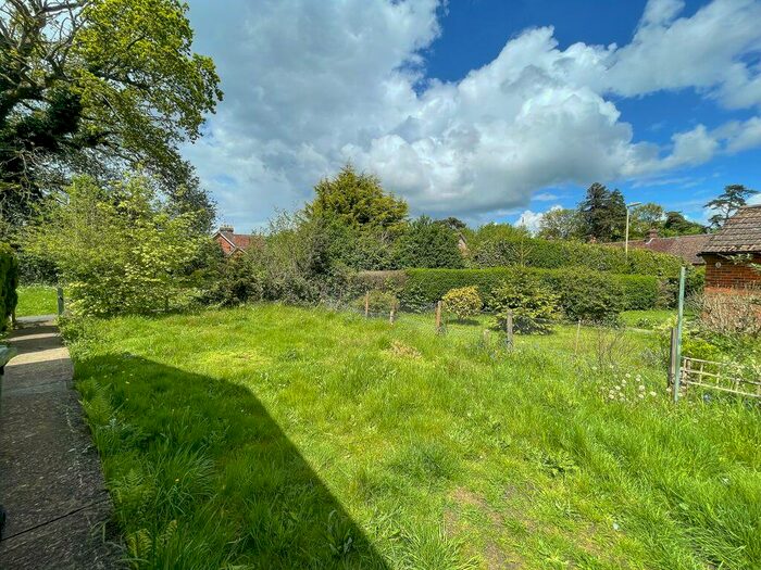 2 Bedroom SemiDetached Bungalow For Sale In Triggs Cottage, Midhurst