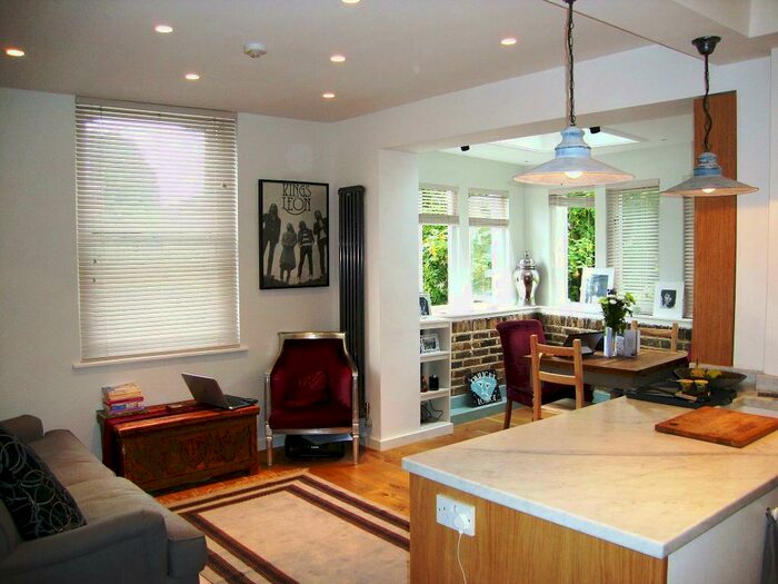 2 Bedroom Flat To Rent In Lady Somerset Road, Kentish Town, London, NW5