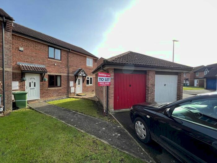 2 Bedroom Property To Rent In Courts Barton, Frome, Somerset, BA11