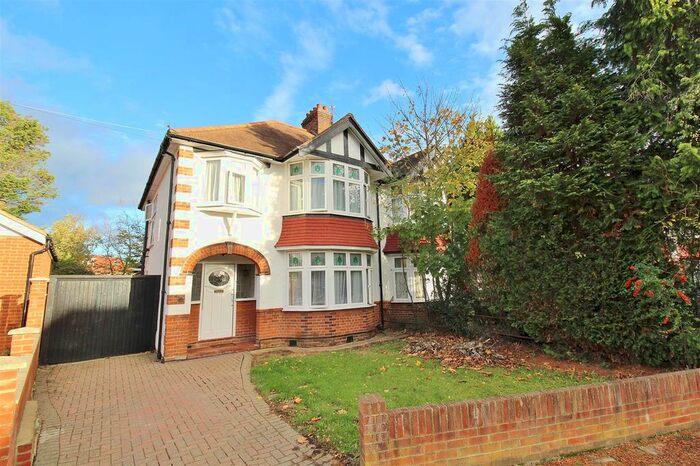 3 Bedroom Semi-Detached House To Rent In Cranmore Avenue, Osterley, Isleworth, TW7