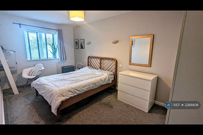 2 Bedroom Flat To Rent In Bovemoors Lane, Exeter, EX2