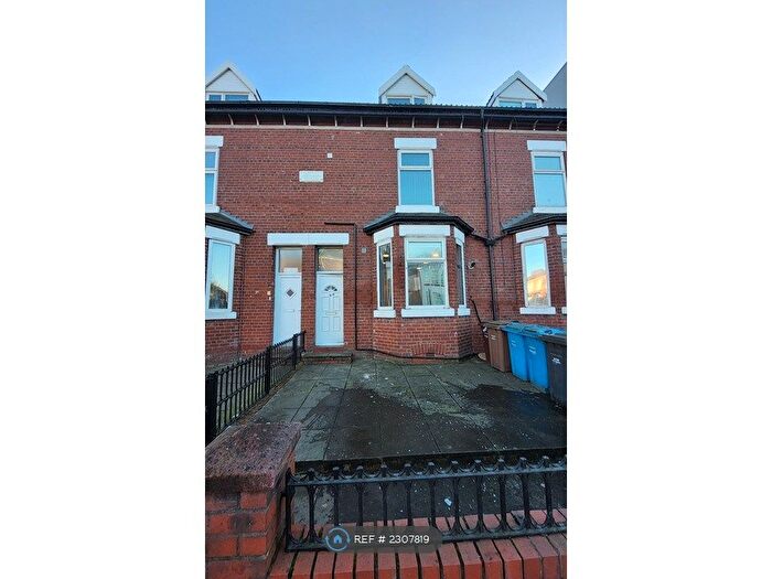 2 Bedroom Flat To Rent In Great Cheetham Street West, Salford, M7