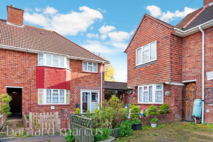 3 Bedroom End Terrace House For Sale In Viola Avenue, Feltham, TW14