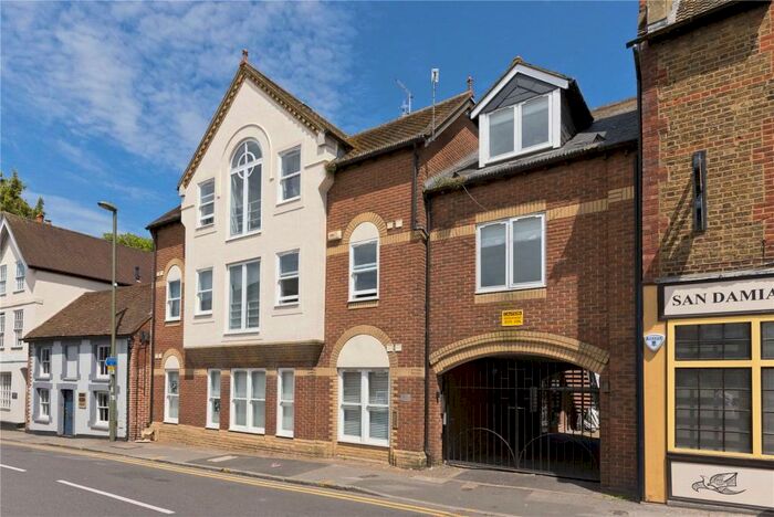1 Bedroom Apartment To Rent In Chertsey Court, - Chertsey Street, Guildford, Surrey, GU1