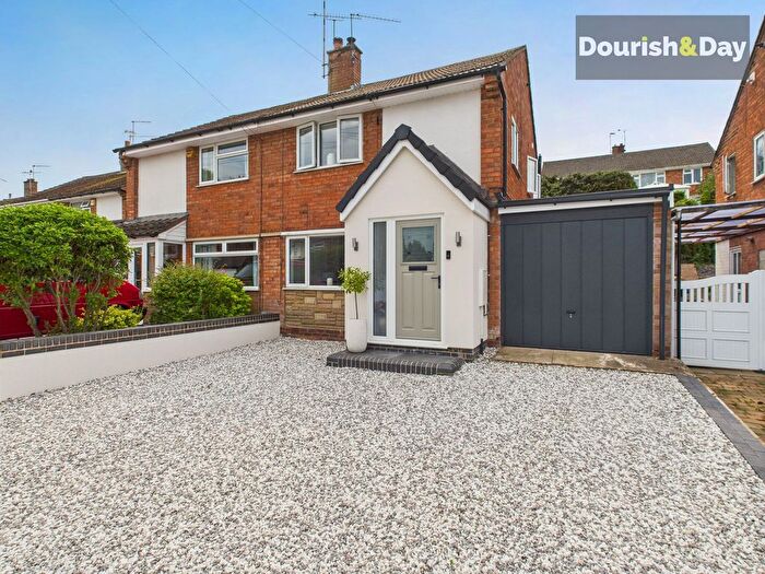 3 Bedroom Semi-detached House For Sale In Farmdown Road, Stafford, ST17