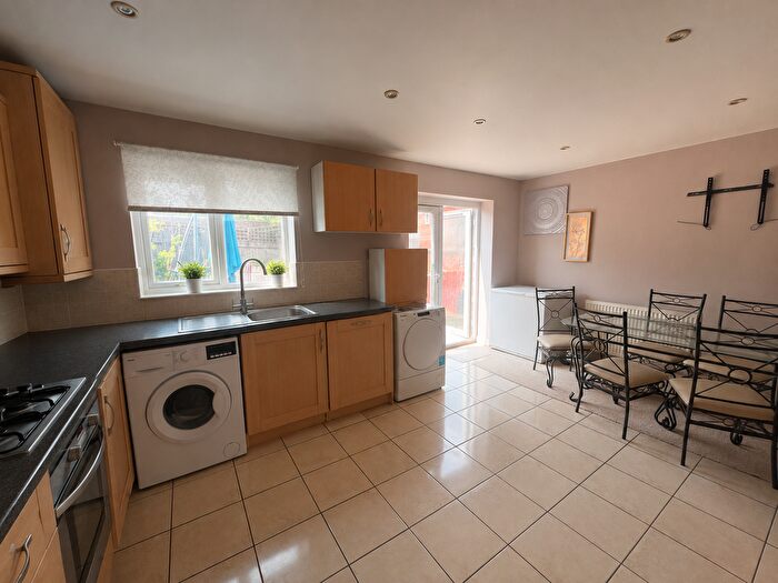 4 Bedroom Semi-Detached House For Sale In Thatcham Avenue Kingsway, Gloucester, GL2