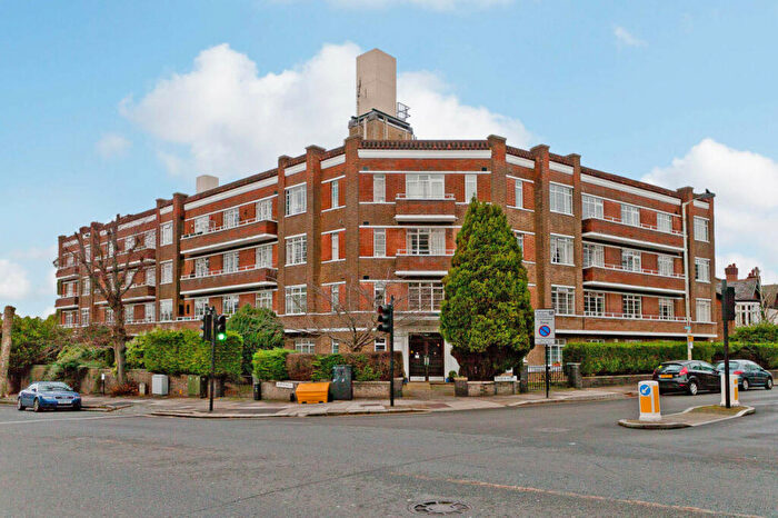 2 Bedroom Apartment To Rent In Highcroft, North Hill, London, N6