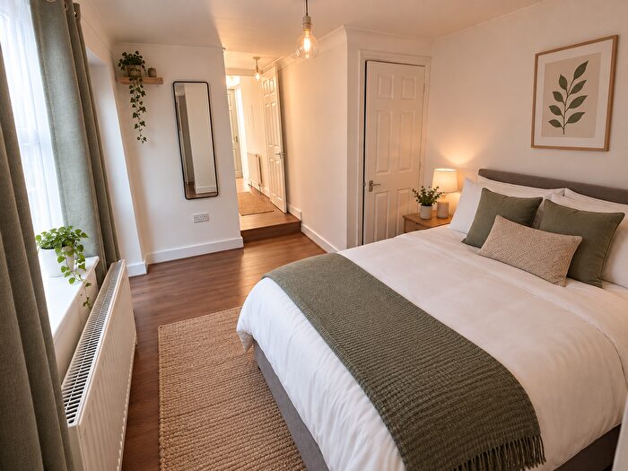 2 Bedroom Flat To Rent In Birkbeck Road, Ilford, IG2