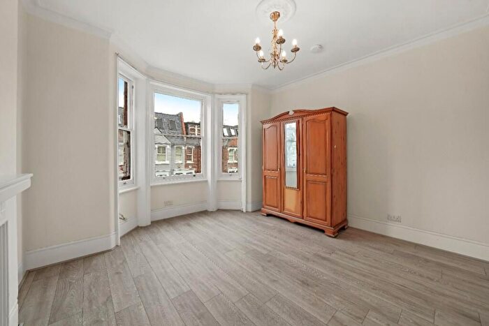 1 Bedroom Flat To Rent In Kingwood Road, London, SW6
