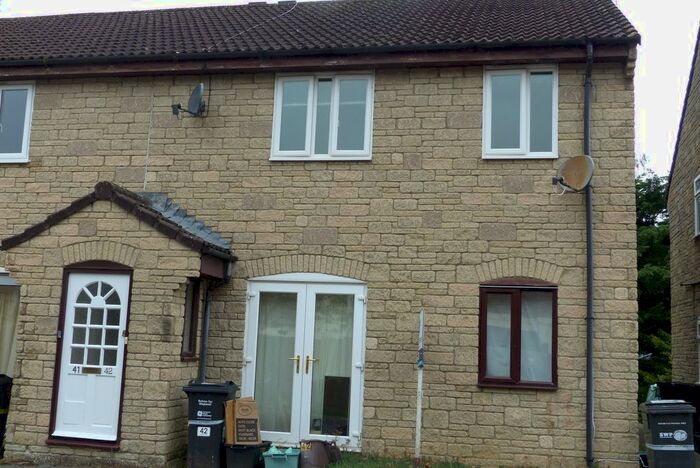 2 Bedroom Flat To Rent In Cavalier Way, Wincanton, BA9