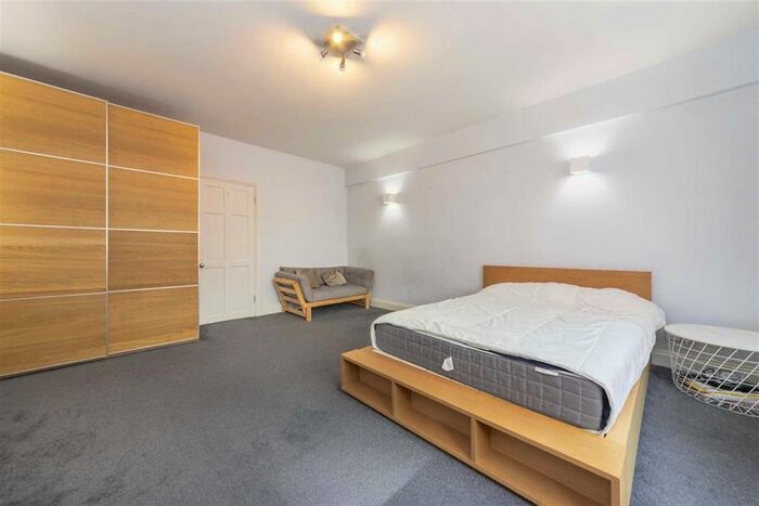 Studio To Rent In Charing Cross Road, London, WC2H