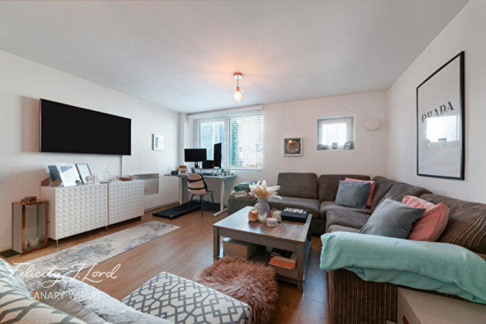 1 Bedroom Flat For Sale In Roffey Street, London, E14