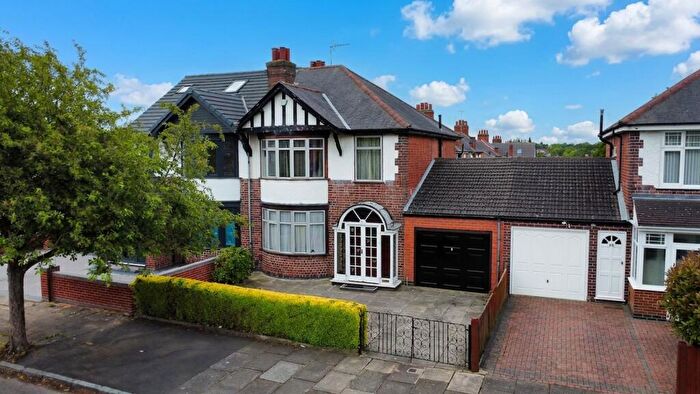 3 Bedroom Semi-Detached House For Sale In Romway Road, Leicester, LE5