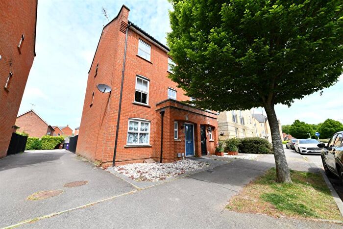 4 Bedroom Semi-Detached House For Sale In Mendip Way, Stevenage, SG1