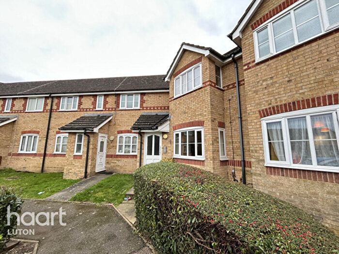 1 Bedroom Flat To Rent In Larkspur Gardens, Luton, LU4