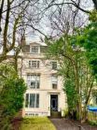 Studio To Rent In Hamilton Drive, G12