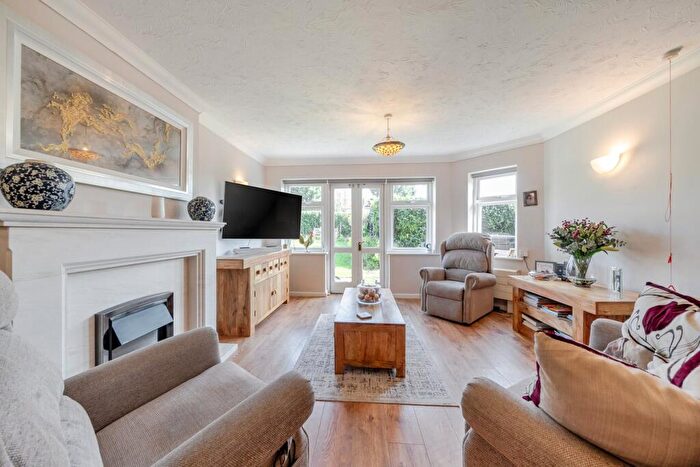 2 Bedroom Retirement Property For Sale In Central Road, Wirral, CH62