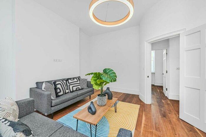 2 Bedroom Flat To Rent In Devonshire Street, London, W1G