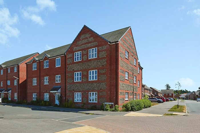 2 Bedroom Flat For Sale In Whatley Way, Salisbury, SP2