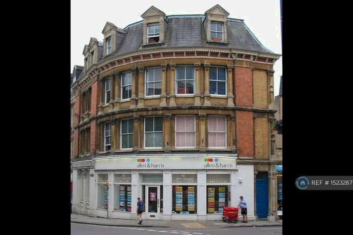 7 Bedroom Flat To Rent In Royal York Crescent, Bristol, BS8