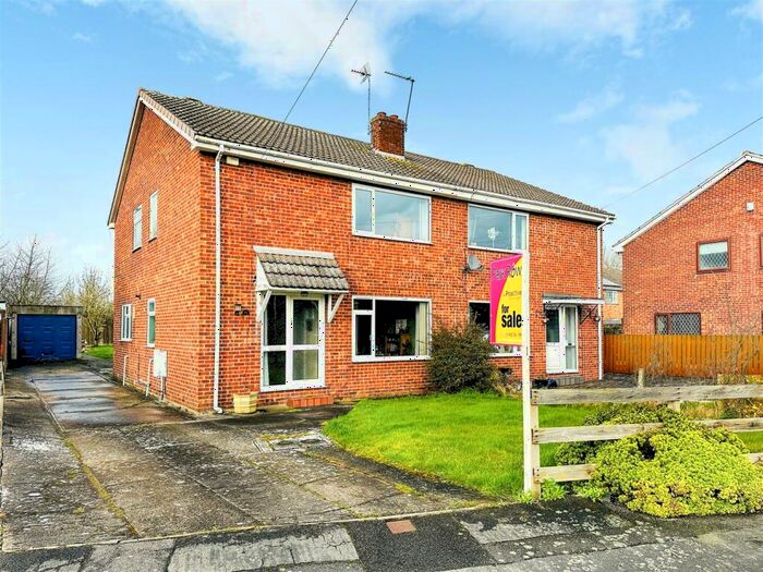 3 Bedroom Semi-Detached House For Sale In Grebe Road, Newport, Brough, HU15