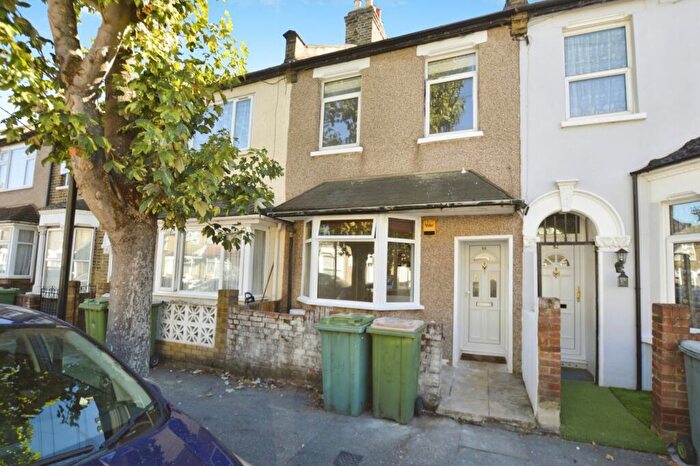 2 Bedroom Terraced House For Sale In Hollybush Street, London, E13