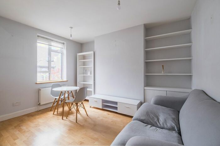 1 Bedroom Flat To Rent In Upper Street, London, N1