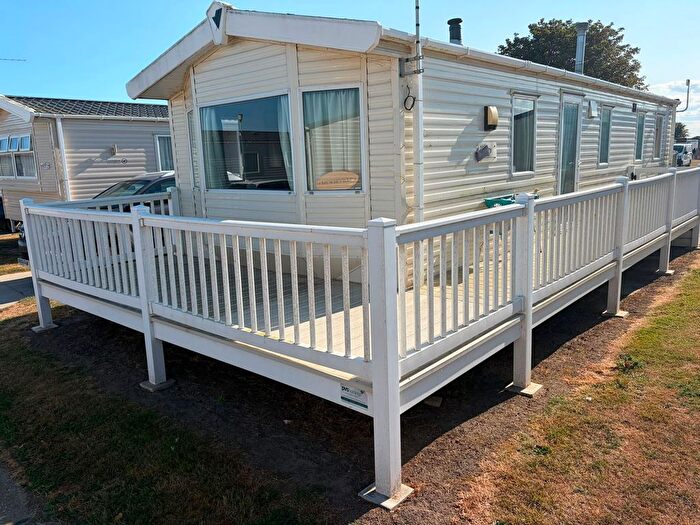 3 Bedroom Park Home For Sale In The Ravine, North Denes Caravan Park, NR32