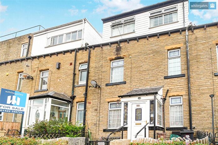 3 Bedroom Terraced House For Sale In Tennyson Street, Lee Mount, Halifax, HX3