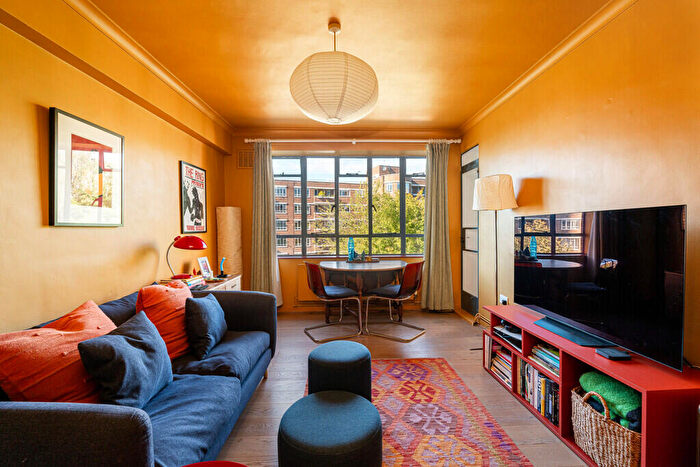 2 Bedroom Apartment For Sale In Champion Hill, London, SE5