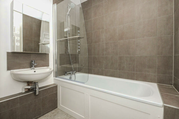 1 Bedroom Flat To Rent In Lady Booth Road, Kingston Upon Thames, KT1