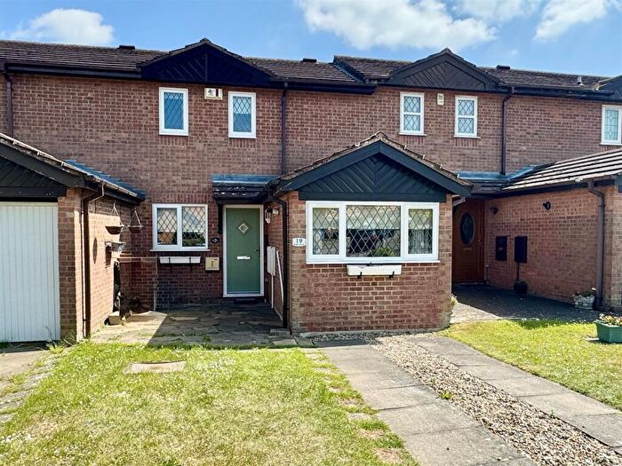 3 Bedroom Terraced House To Rent In Mees Close, Luton, LU3