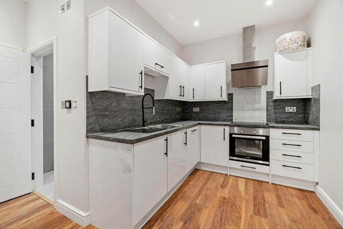 1 Bedroom Flat For Sale In Knights Hill, London, SE27