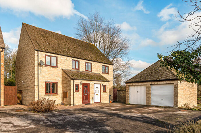 3 Bedroom Semi-Detached House For Sale In Barrington Close, Witney, Oxfordshire, OX28