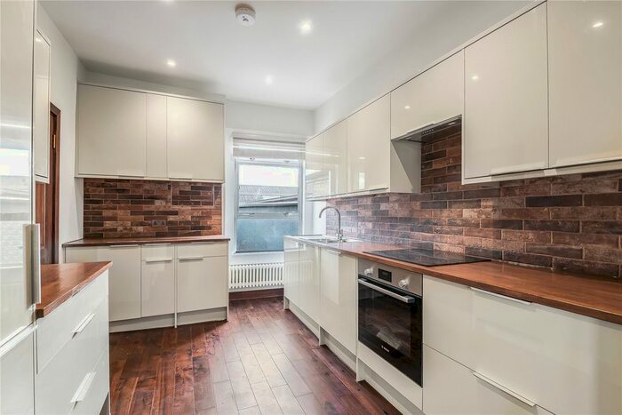 2 Bedroom Flat To Rent In Philip Lane, South Tottenham, London, N15