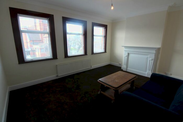 1 Bedroom Flat To Rent In Green Lanes, London, N13