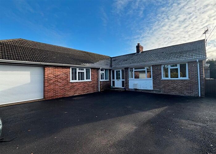 4 Bedroom Bungalow For Sale In Station Road, Alderholt, Fordingbridge, Dorset, SP6