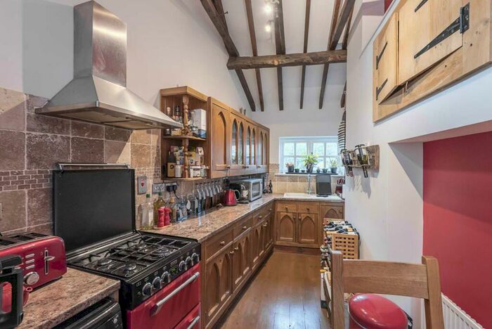 2 Bedroom Terraced House To Rent In The Front, Potten End, HP4