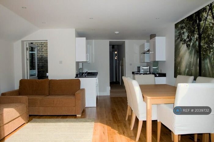 2 Bedroom Flat To Rent In Elliotts Row, London, SE11