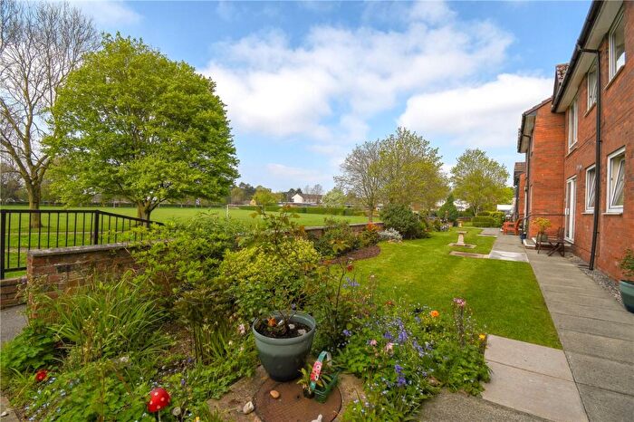 1 Bedroom Retirement Property For Sale In Dale Avenue, Heswall, Wirral, CH60