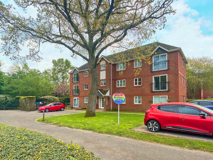 2 Bedroom Apartment To Rent In Collingwood, Farnborough, GU14