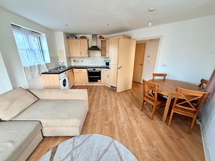 2 Bedroom Flat To Rent In Stanley Road, Harrow, Greater London, HA2