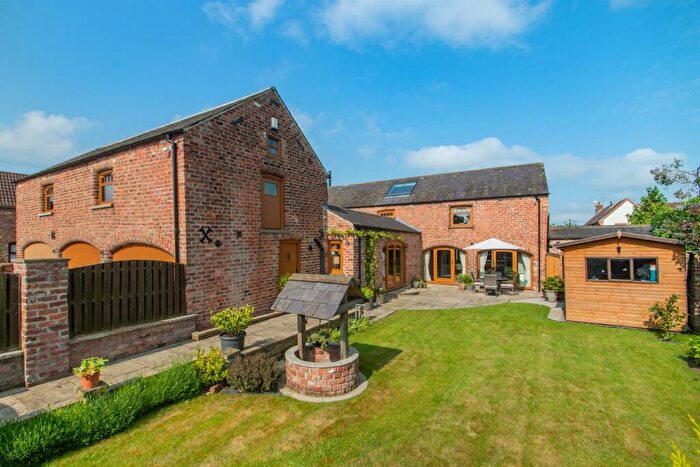 3 Bedroom Barn Conversion For Sale In South Street, Near Howden, DN14
