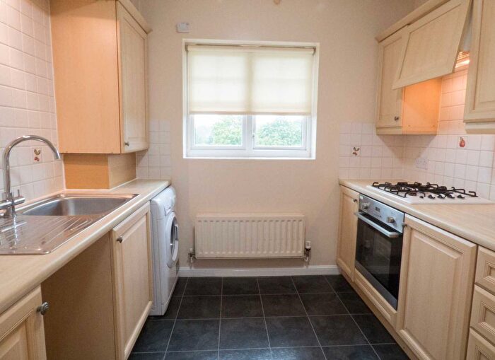 2 Bedroom Flat To Rent In Little Field, Oxford, OX4