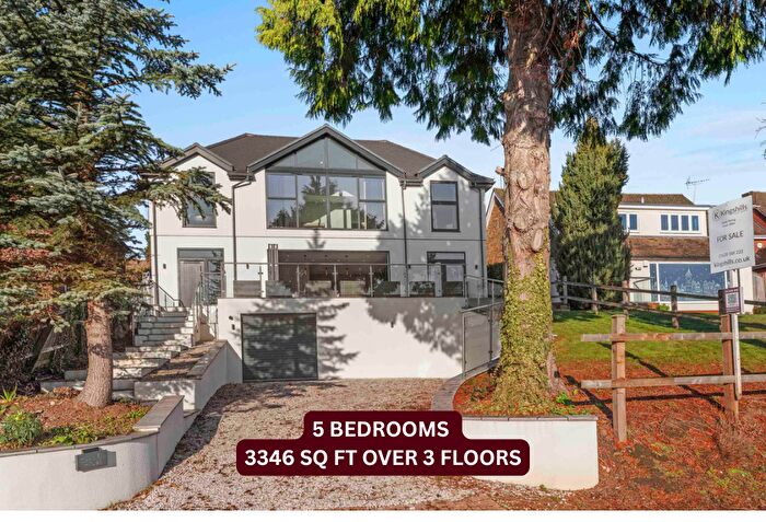 5 Bedroom Detached House For Sale In Hillside Road, Marlow, Buckinghamshire, SL7